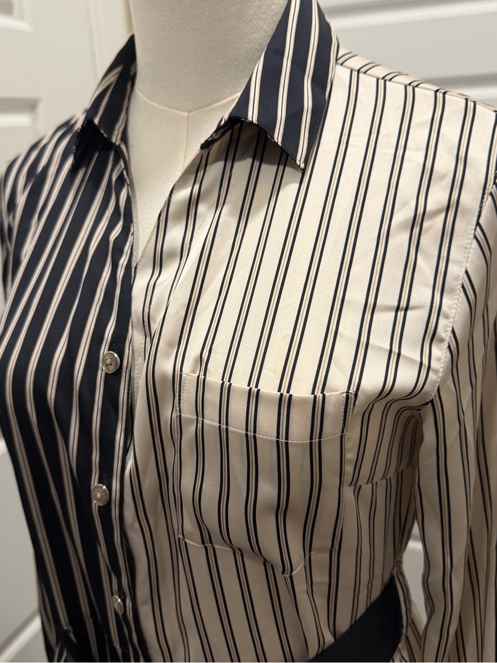 Two-Tone Striped Long Sleeve Shirt Dress with Waist Tie Black & White w/Pockets - Picture 8 of 9